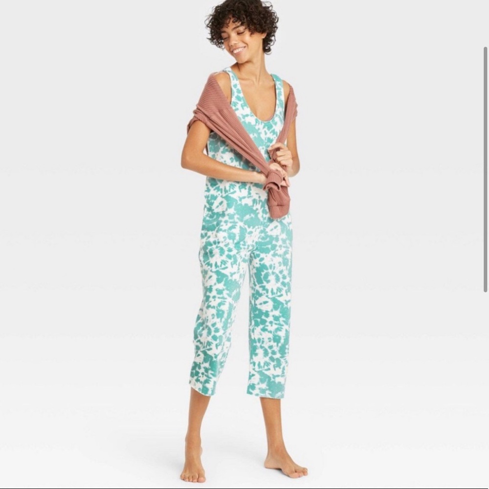 NEW WOUT TAGS* Colsie fleece jumpsuit